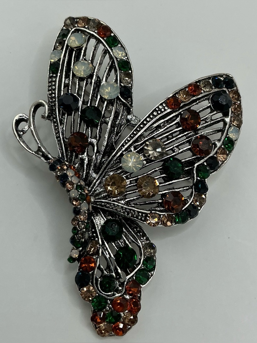 SILVER TONE FILAGREE BUTTERFLY BROOCH WITH FALL COLOR RHINESTONE ACCENTS NWOT